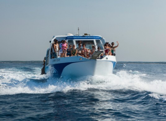 boat to the blue cave in cabrera
